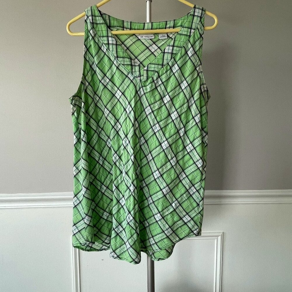 Liz Claiborne Green and Navy Plaid Sleeveless  V-Neck Top
